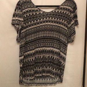 Cute black and white top.